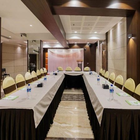 Hotel Laxvas Thane Extérieur photo