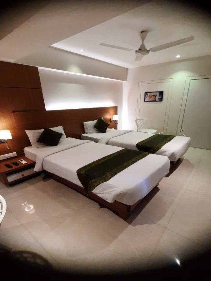 Hotel Laxvas Thane Extérieur photo