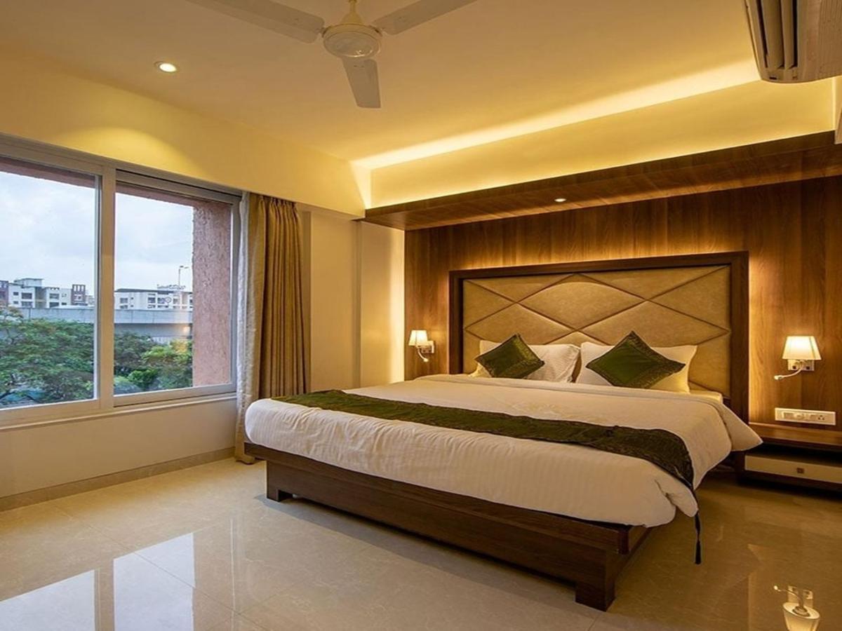 Hotel Laxvas Thane Extérieur photo