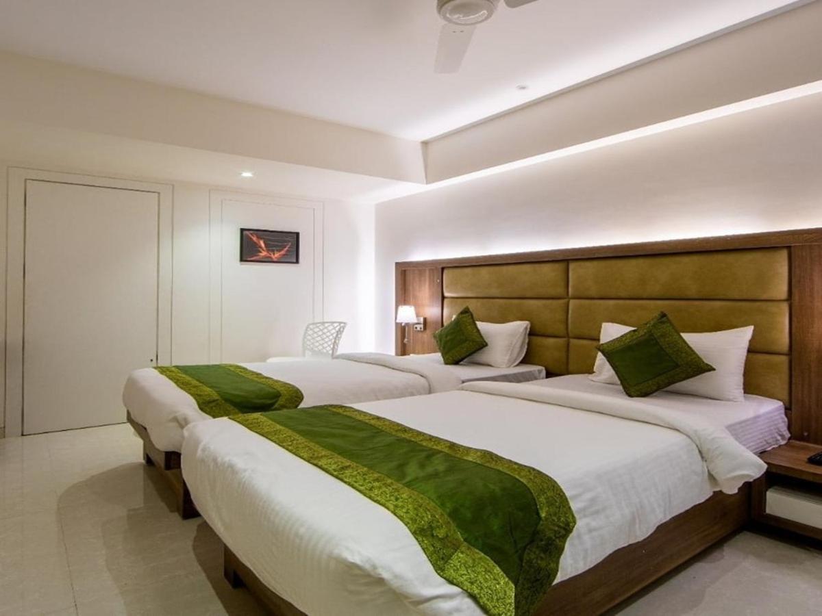 Hotel Laxvas Thane Extérieur photo