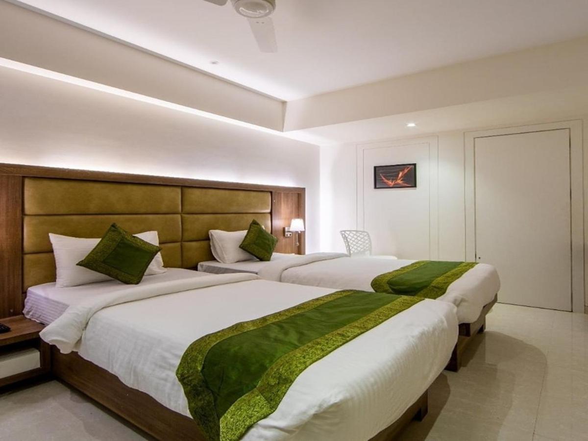 Hotel Laxvas Thane Extérieur photo