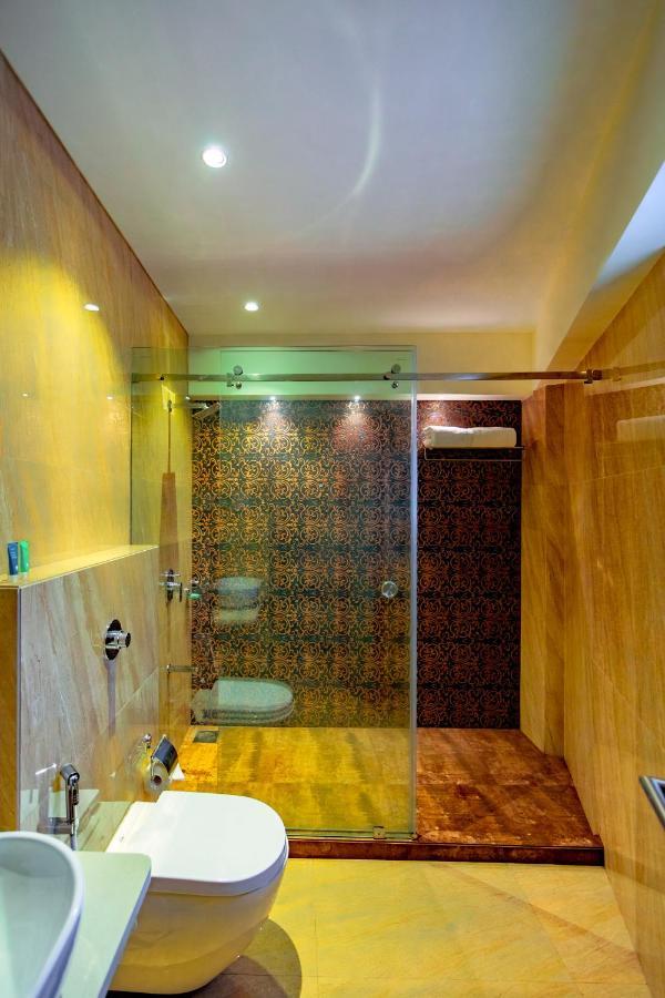 Hotel Laxvas Thane Extérieur photo
